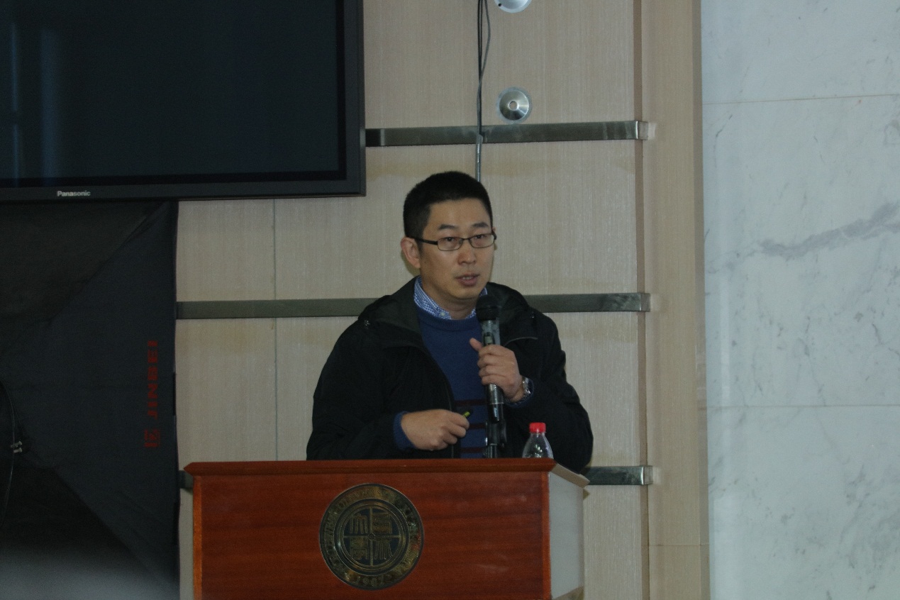 西安电子科技大学崔江涛教授作报告 西安电子科技大学崔江涛教授作报告